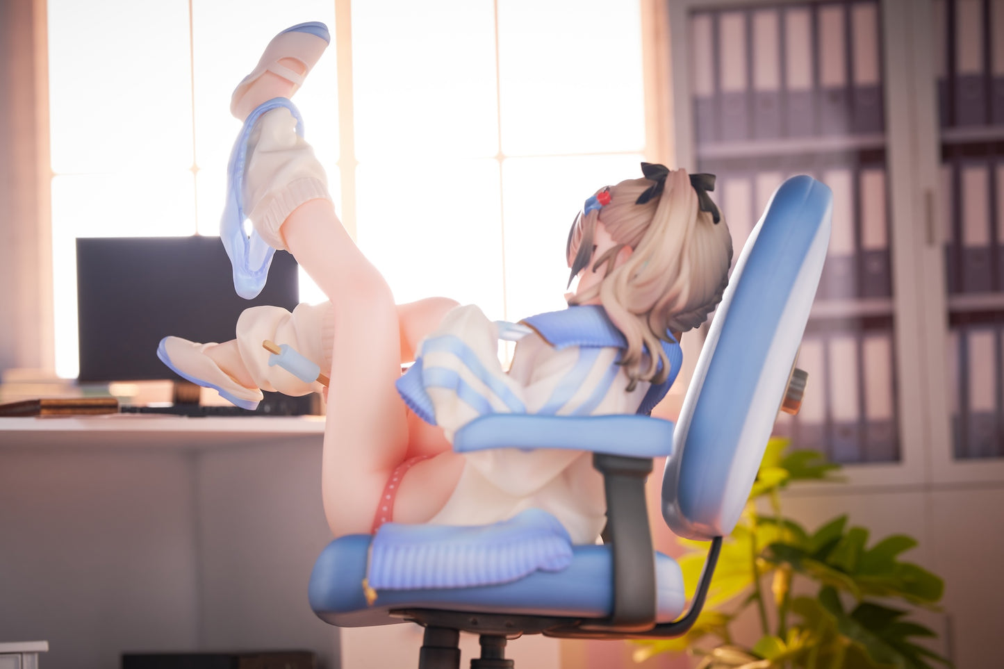 0824    【HOTVENUS】 EMIKA --- 明信片版 R18